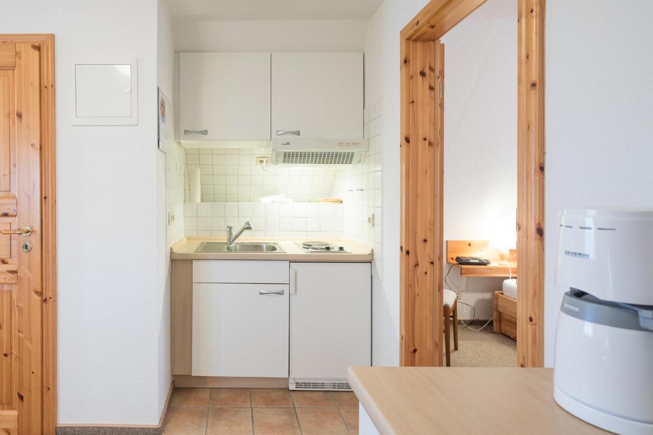 Direkt Am Deich - Ferienwohnung Amrum Im Gaestehaus Am Badedeich ดาเกอบึล ภายนอก รูปภาพ