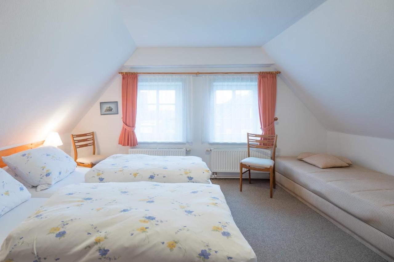 Direkt Am Deich - Ferienwohnung Amrum Im Gaestehaus Am Badedeich ดาเกอบึล ภายนอก รูปภาพ