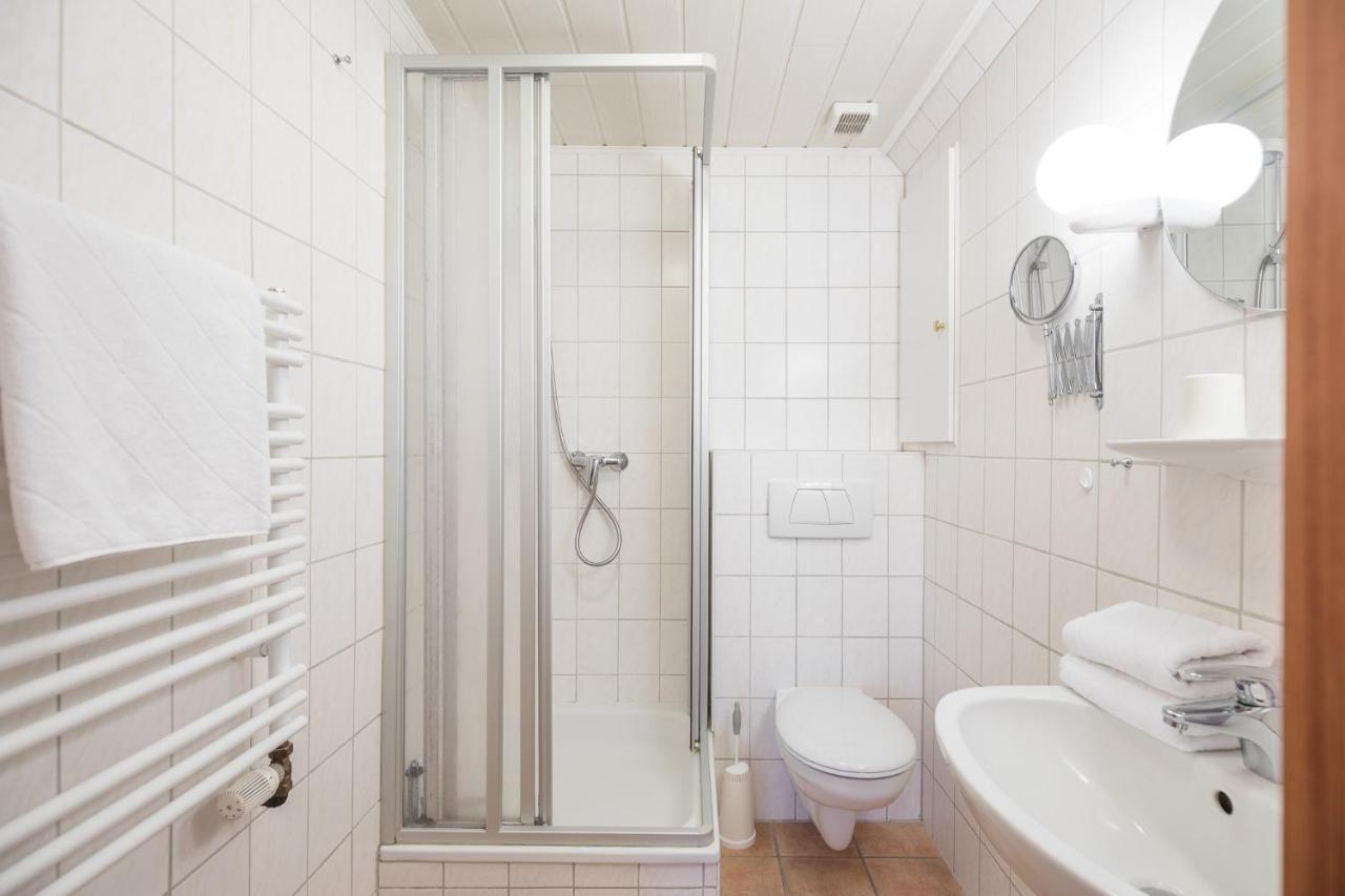 Direkt Am Deich - Ferienwohnung Amrum Im Gaestehaus Am Badedeich ดาเกอบึล ภายนอก รูปภาพ